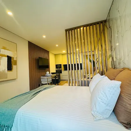 Downtown Luxury - *