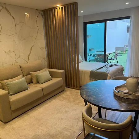 Downtown Luxury - *